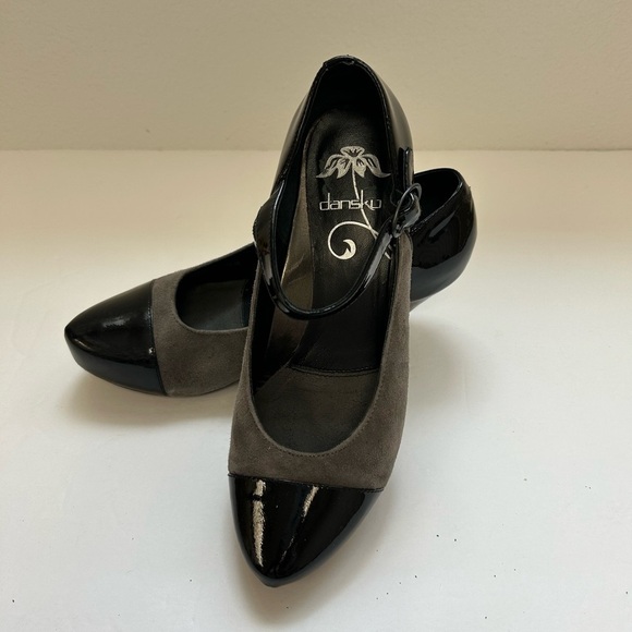 Dansko Shoes - Dansko Bonnie Gray Suede Black Patent Leather Women’s Sz 37 Buckle Shoe